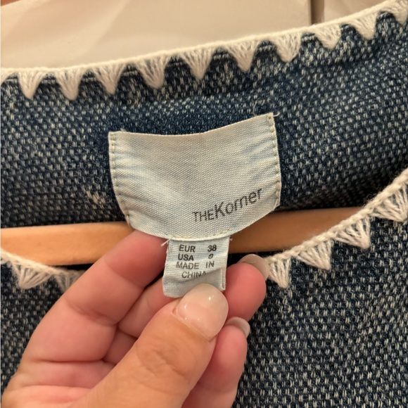 Adorable Jean jacket with pearl buttons size S - Picture 4 of 6